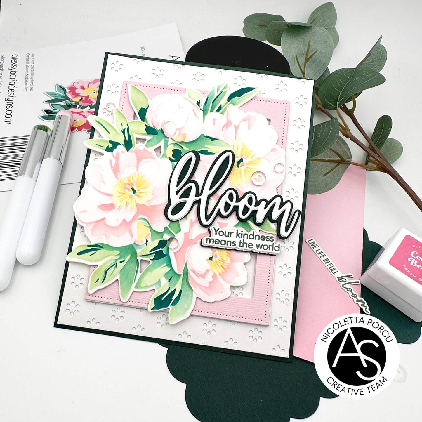 Alex Syberia Designs Tiny Flowers Cover Die - CraftSource Market: Craft Supplies & Kits Papercraft > Dies > Metal Cutting Dies