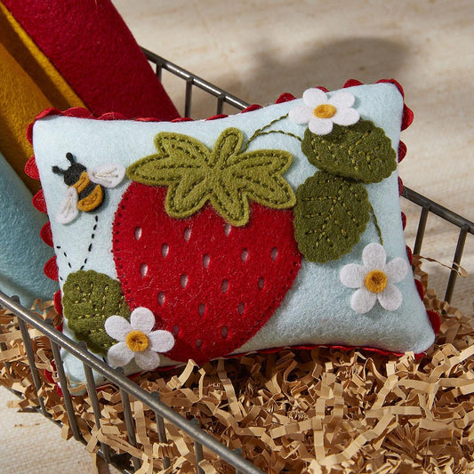 Spellbinders Felt Berry Blossom Die Set - CraftSource Market: Craft Supplies & Kits Spellbinders > Dies > Spring > Craft Die Set