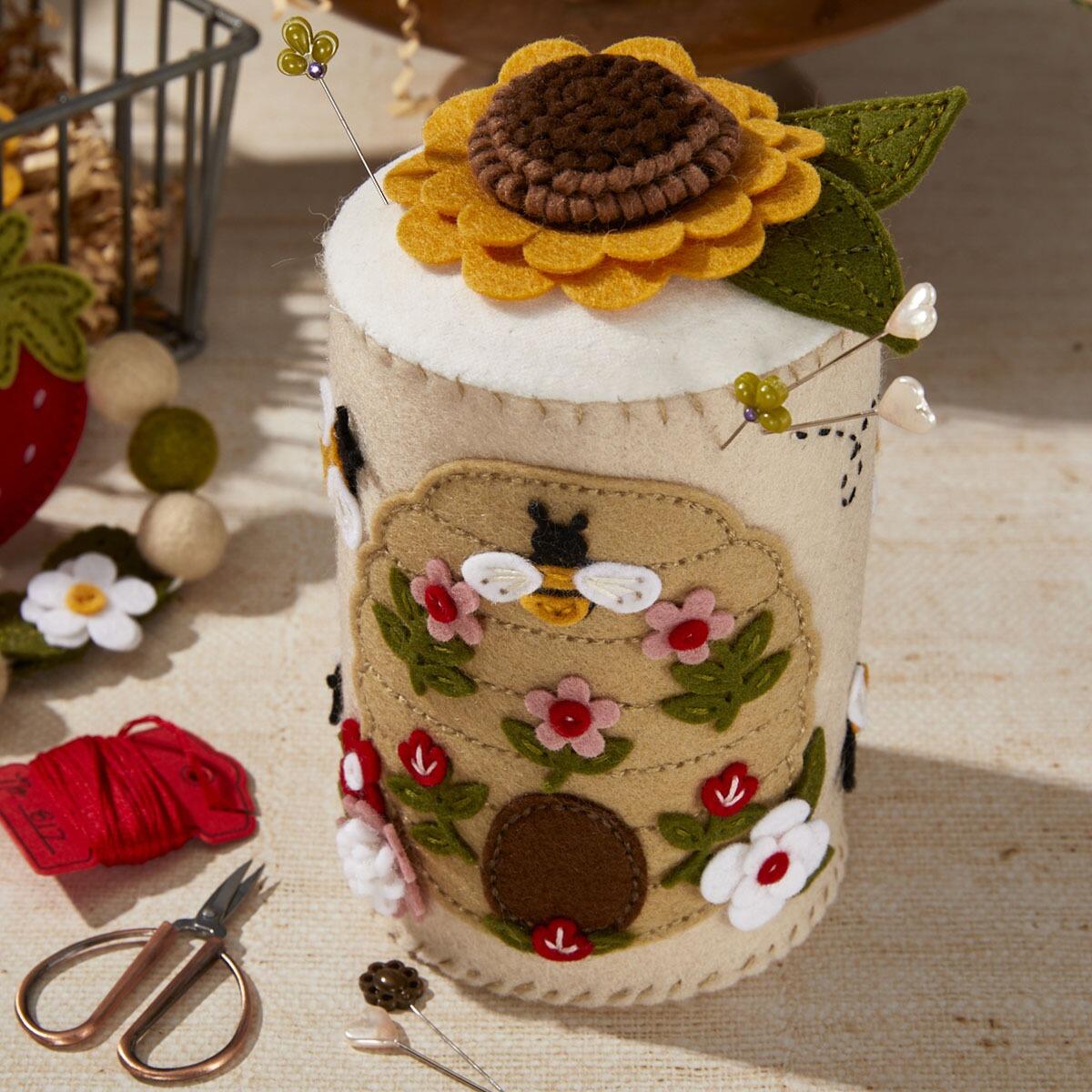 Spellbinders Felt Floral Beehive Die Set - CraftSource Market: Craft Supplies & Kits Spellbinders > Dies > Spring > Craft Die Set